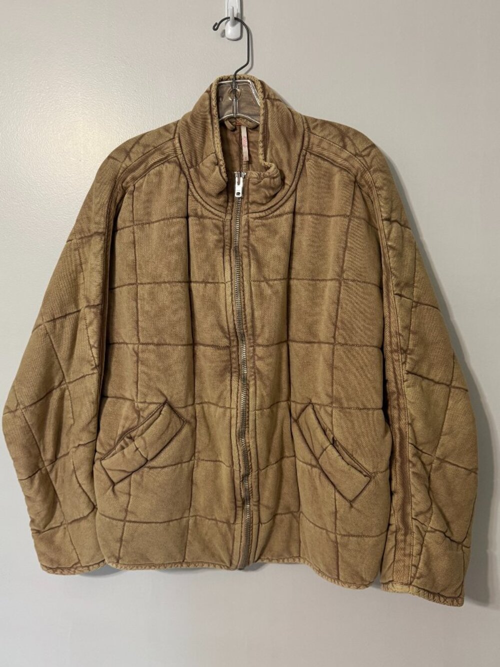 FREE PEOPLE Dolman Quilted Knit Jacket in Champagne Diamonds - Picture 2 of 9